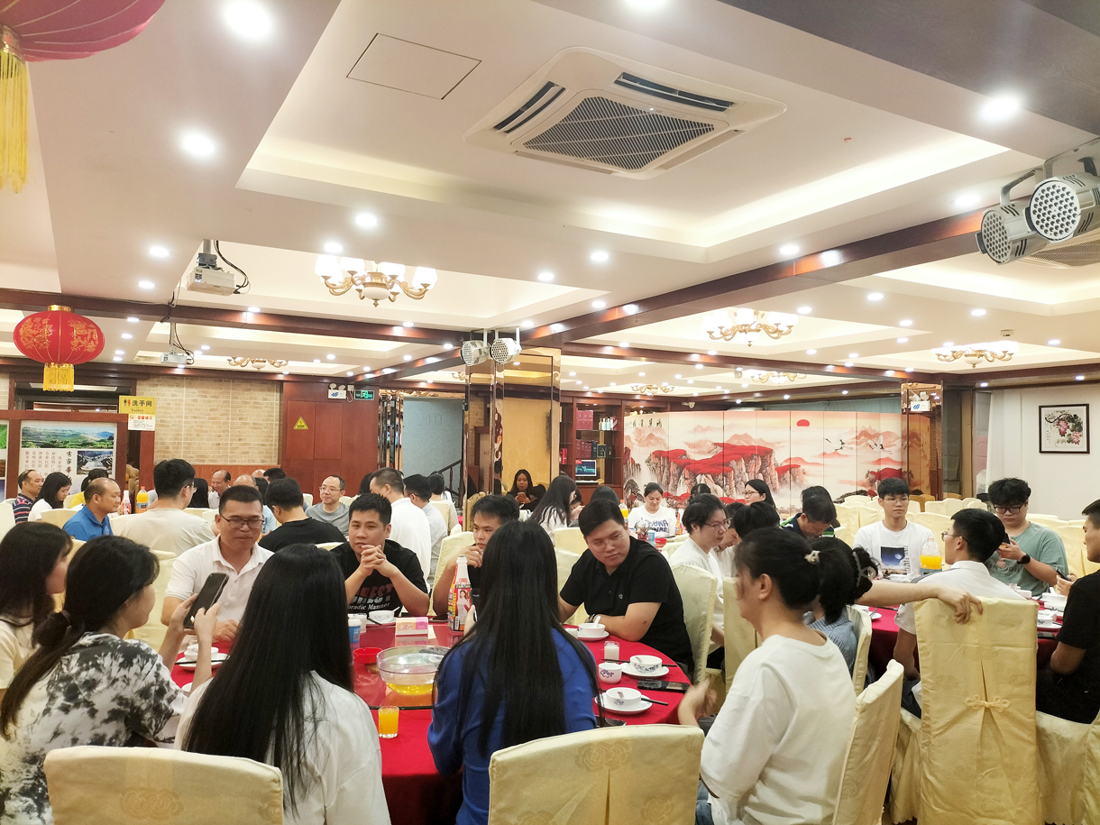 情滿中秋，雙節(jié)同慶！